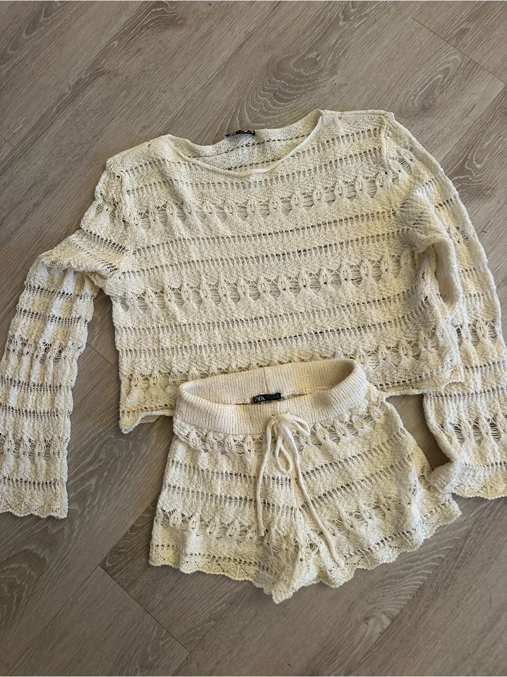Zara Cream Crochet Knit Long Sleeve Top and shorts